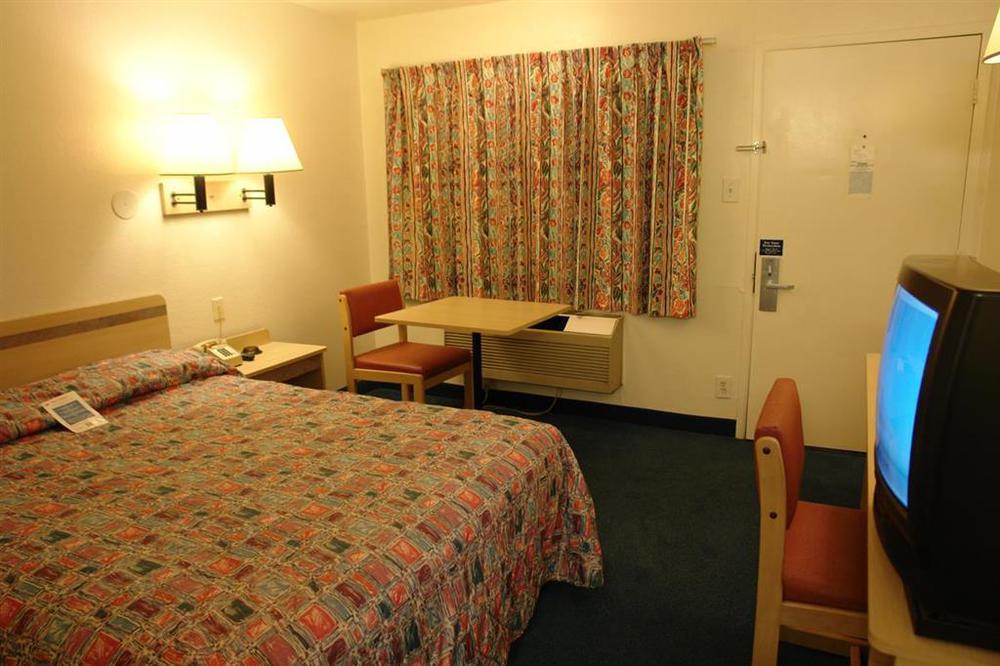 Motel 6-College Station, Tx - Bryan Room photo